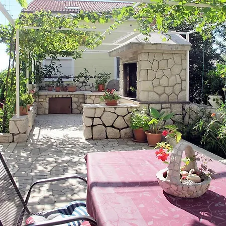 Andro Apartment *